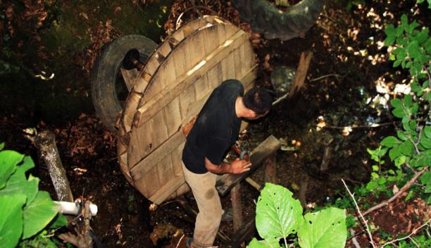 Kendi elektriğini üretiyor