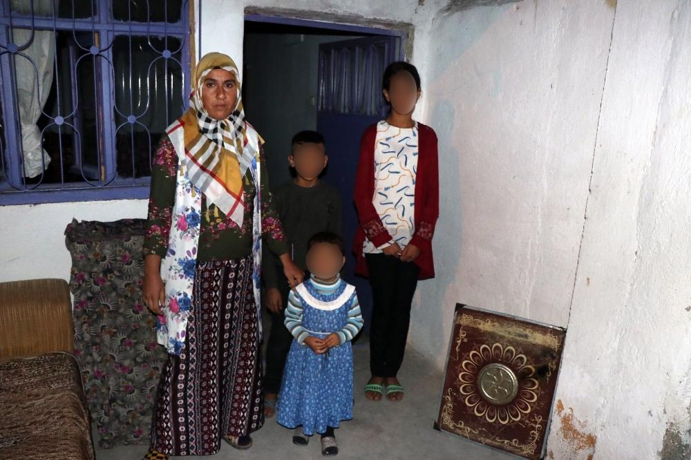 Evleri yanan kadın 3 çocuğuyla mağdur oldu