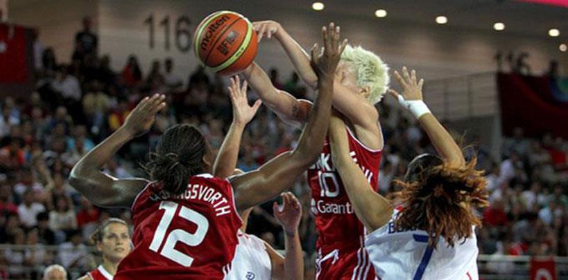 Milliler yarı finalde