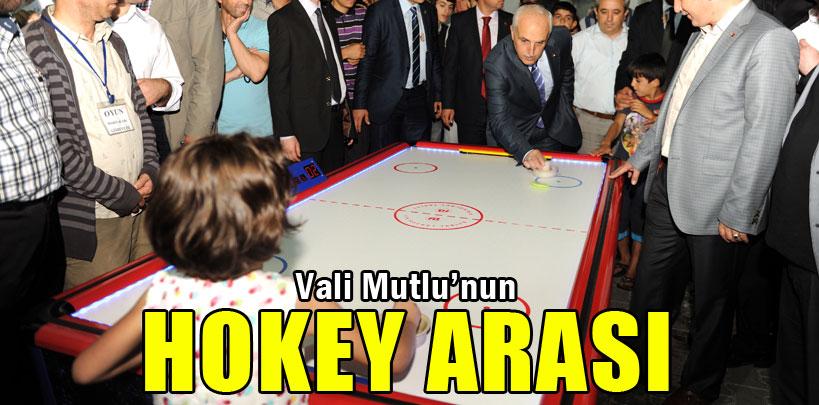 Vali Mutlu, hokey oynadı